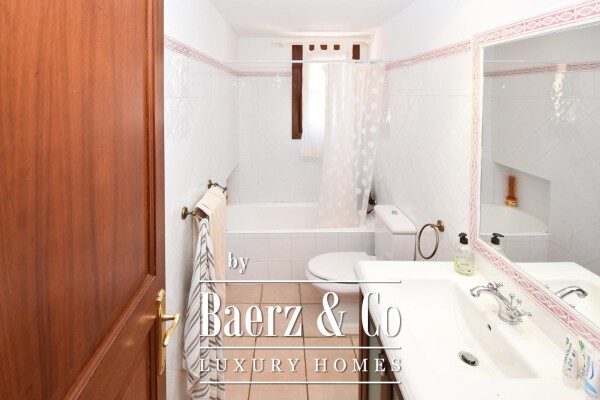 photo 21 Mansion with several Apartments and Pools