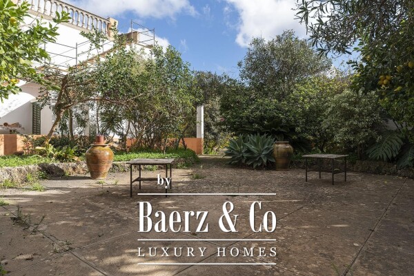 photo 18 Impressive historic house with large plot in Andratx