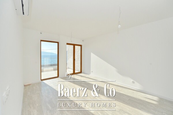 photo 3 Seaview Apartment in Tivat