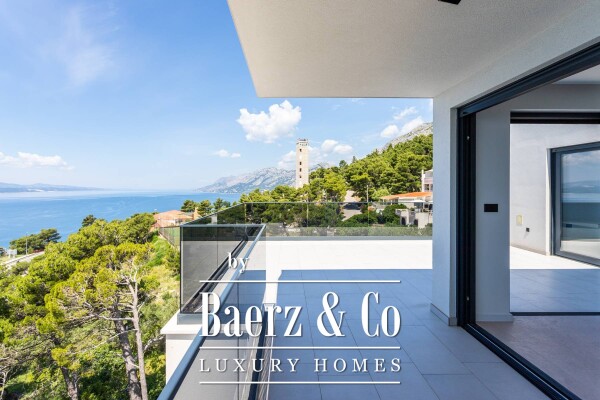 photo 12 Brela, an imposing villa with a panoramic view