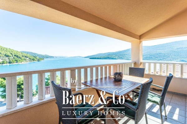 photo 4 Marina, house with 6 apartments with a beautiful view of the sea