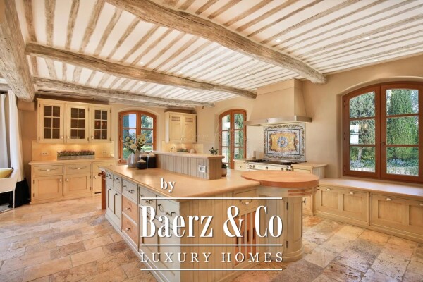 photo 14 Mougins - Situated ath the heart of the renowned village of Mougins