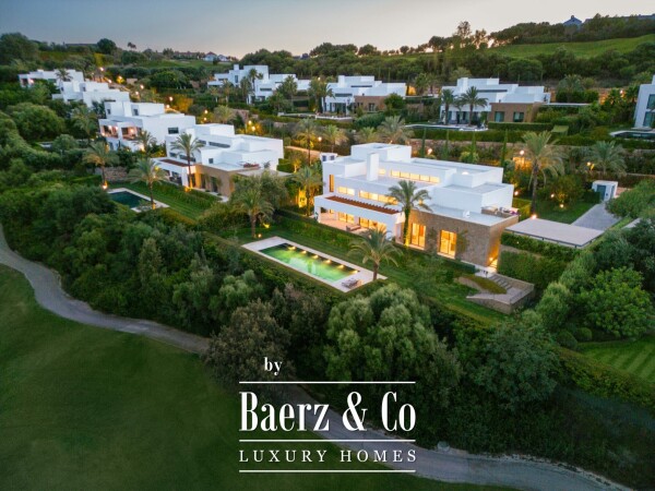 photo 2 Villa - Estepona West - Casares - Ref: 8334