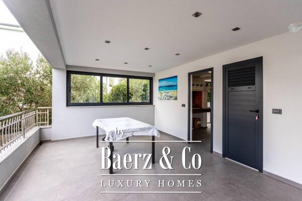 photo 32 Trogir, Okrug Gornji, beautiful villa with sea view