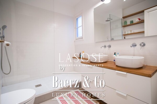 photo 4 Barcelona, Born