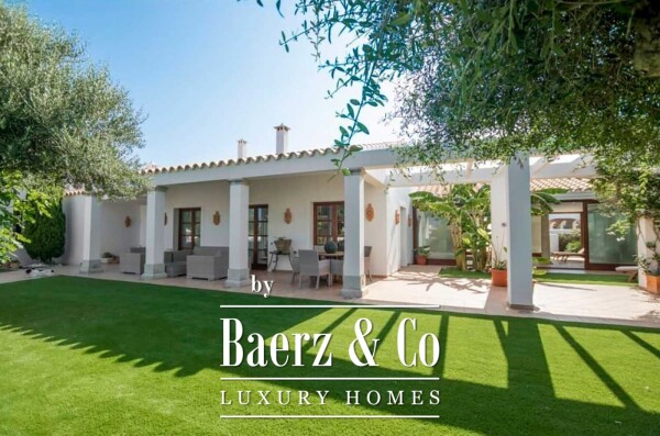 photo 4 VILLA WITH INTERIOR SWIMMING POOL IN SON BLANC