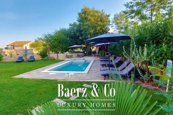 photo 1 Bale, detached house with 3 apartments