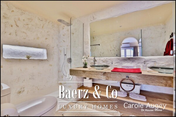 photo 22 Authentic Villa facing the Golf Course