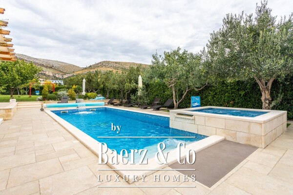 photo 44 Seget Donji, exceptional property with two buildings, swimming pool, jucuzzi and garden
