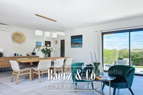 photo 12 beautiful contemporary property with open views