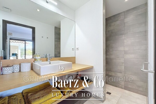 photo 17 beautiful contemporary property with open views