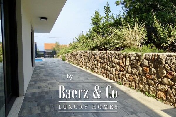 photo 28 Njivice, two-story apartment in a villa with a pool, gross living area 161,50m2