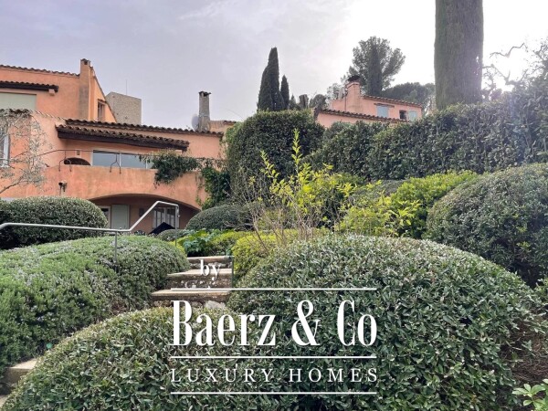 photo 12 Exceptional Villa Designed by Couëlle in the Prestigious Castellaras le Vieux Estate