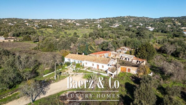 photo 1 Beautiful luxury home in Loulé (São Clemente), Poço Novo