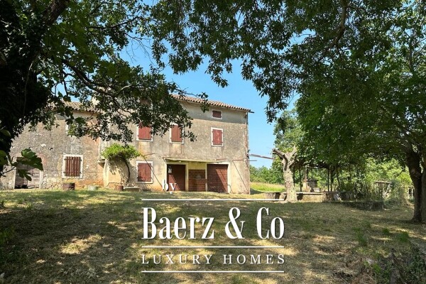 photo 6 Istria, Vižinada, an authentic Istrian estate with stone houses