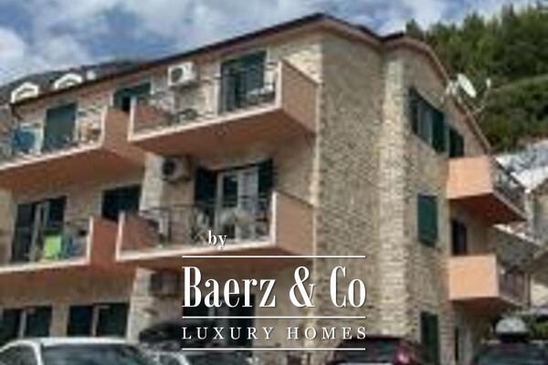 photo 1 Omiš, Nemira, stone apartment house with sea view