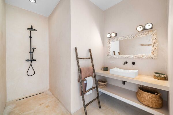 photo 15 Crown West 206