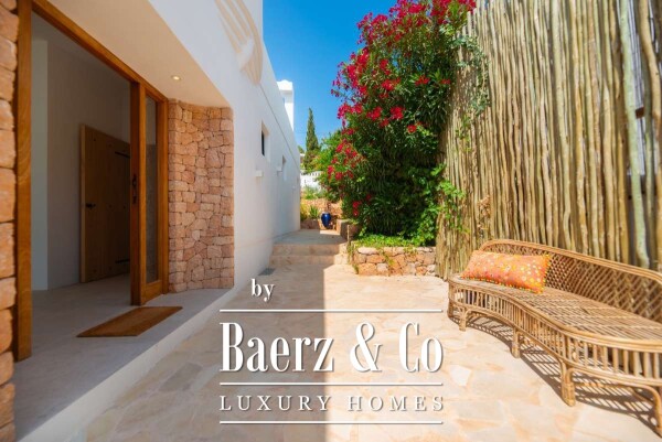 photo 6 Beautiful luxury home in Cap Martinet, Cap Martinet