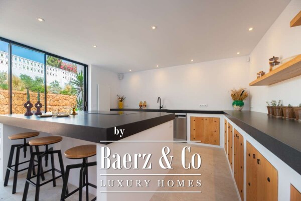 photo 9 Beautiful luxury home in Cap Martinet, Cap Martinet