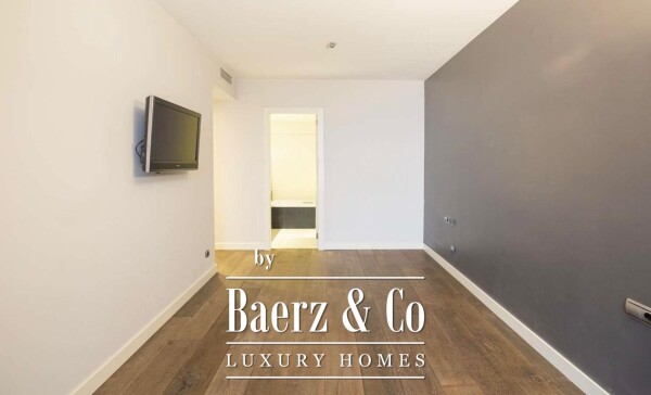 photo 12 For Sale: Prestigious Seafront Apartment with Exceptional Terrace   Barcelona