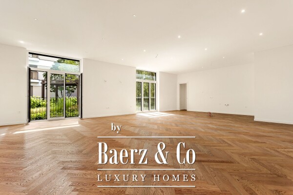 photo 3 Luxury Living in a Ground-Floor 5-Room Apartment at Ljubljana