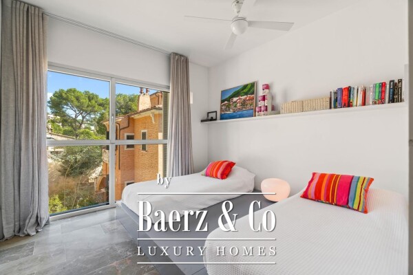 photo 11 Modern Penthouse with Private Pool by the Sea