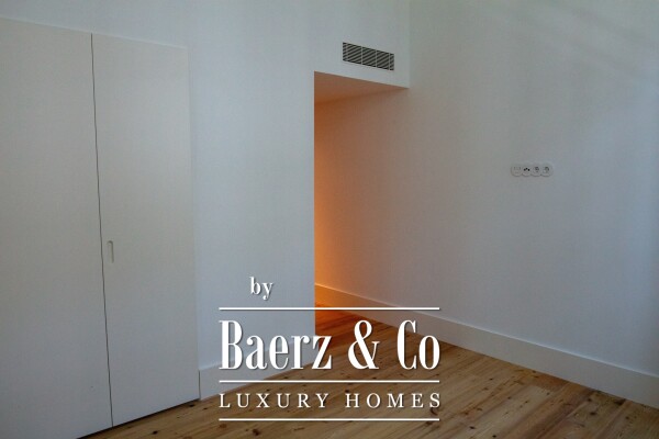 photo 8 A beautiful  three bedroom  with views of Bolhão Market