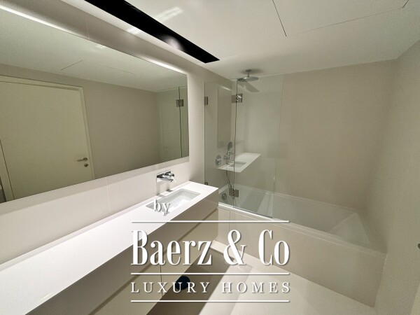 photo 29 A beautiful  three bedroom  with views of Bolhão Market