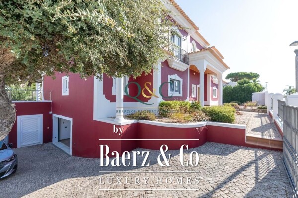 photo 18 Beautiful luxury home in Quarteira, Quarteira