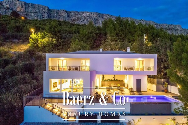 photo 1 Dugi Rat, Jesenice, modern villa with panoramic sea views, NFA 275 m²