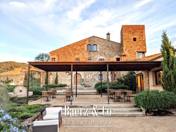 photo 1 Beautiful luxury home in Girona