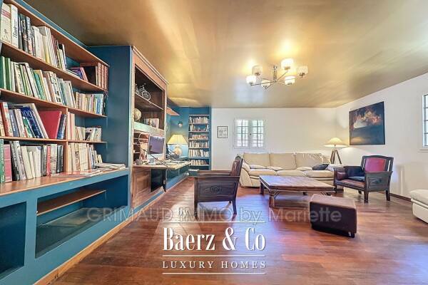 photo 7 Grimaud, France