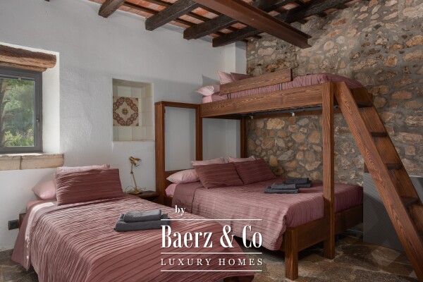 photo 12 Exceptional 18th century masia with tourist licence in Amer.