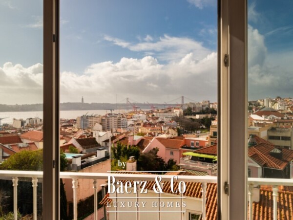 photo 7 Discover this exceptional two-bedroom apartment in Príncipe Real, offering truly breathtaking views.
