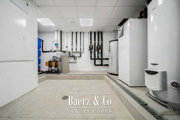 photo 35 Villa - Marbella East - Ref: 8693