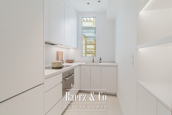 photo 9 Beautifully Renovated and Furnished Bourgeois Apartment