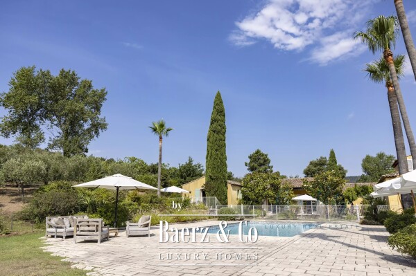 photo 6 Elegant 19th-Century Manor House with Organic Vineyard Estate in the Gulf of Saint-Tropez