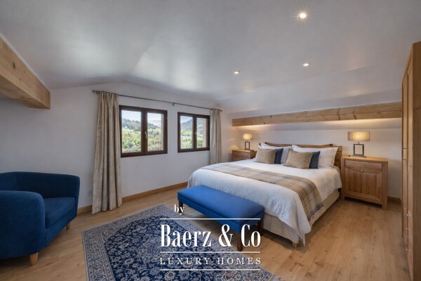 photo 9 Chalet - 4 bedrooms - overlooking the village