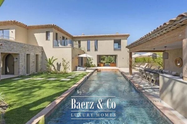 photo 1 Saint-Tropez – Villa with Sea and Village Views