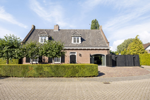 photo 1 Diepenbrockstraat 11