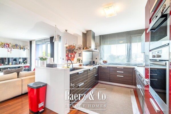 photo 3 Zagreb, Vrbik, 4-room apartment 202 m² and 2 garage parking spaces.