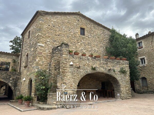 photo 2 Stone House in Monells